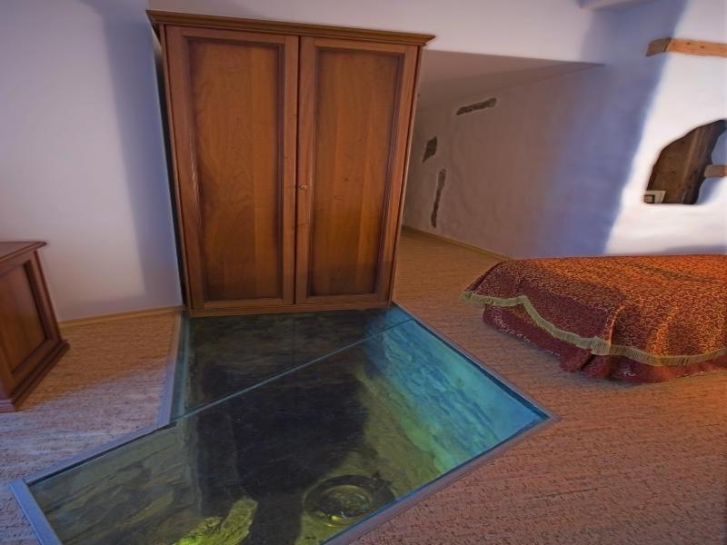 St.Olav Hotel Талин Стая снимка
